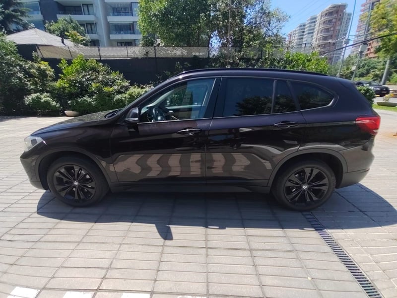 BMW X1 SDrive18d Luxury Night Edition 2020 - Imagen 6 de 10