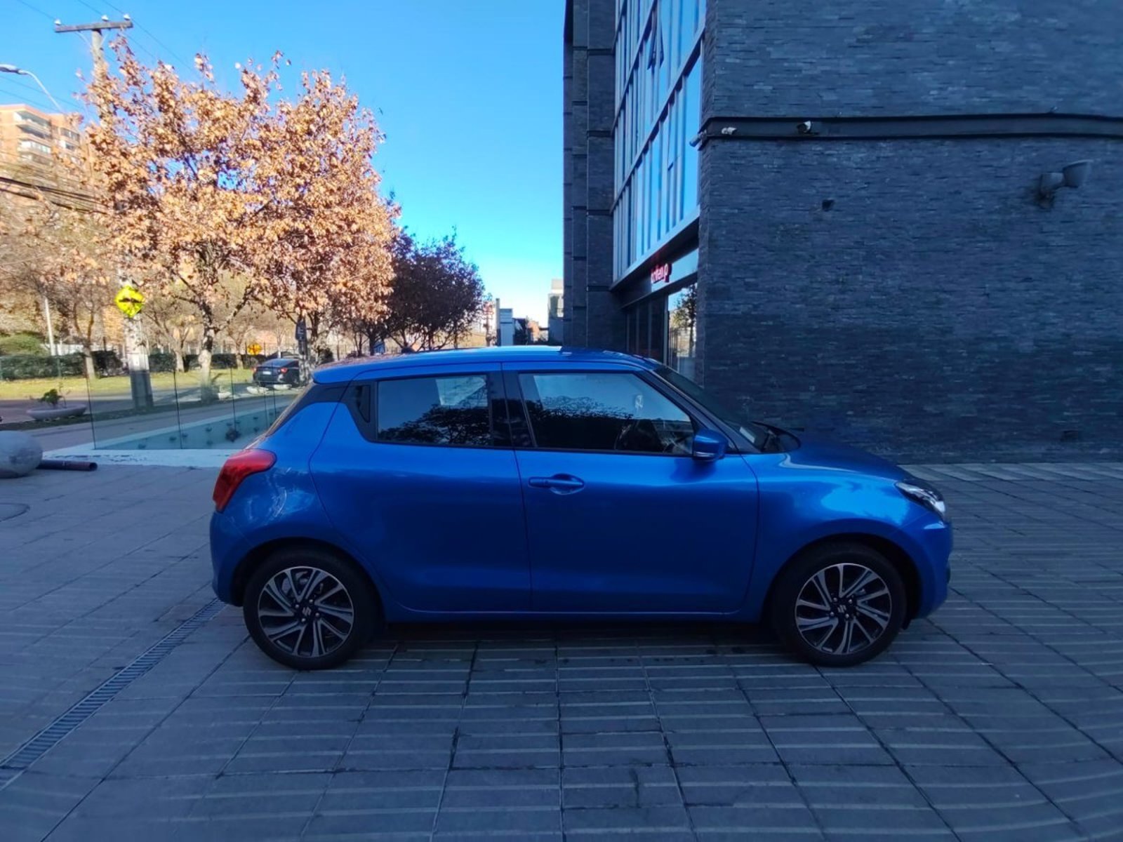 Suzuki SWIFT 1.2 GLX PLUS 4X2 HB CVT AT 5P 2024 - Foto 5 de 10