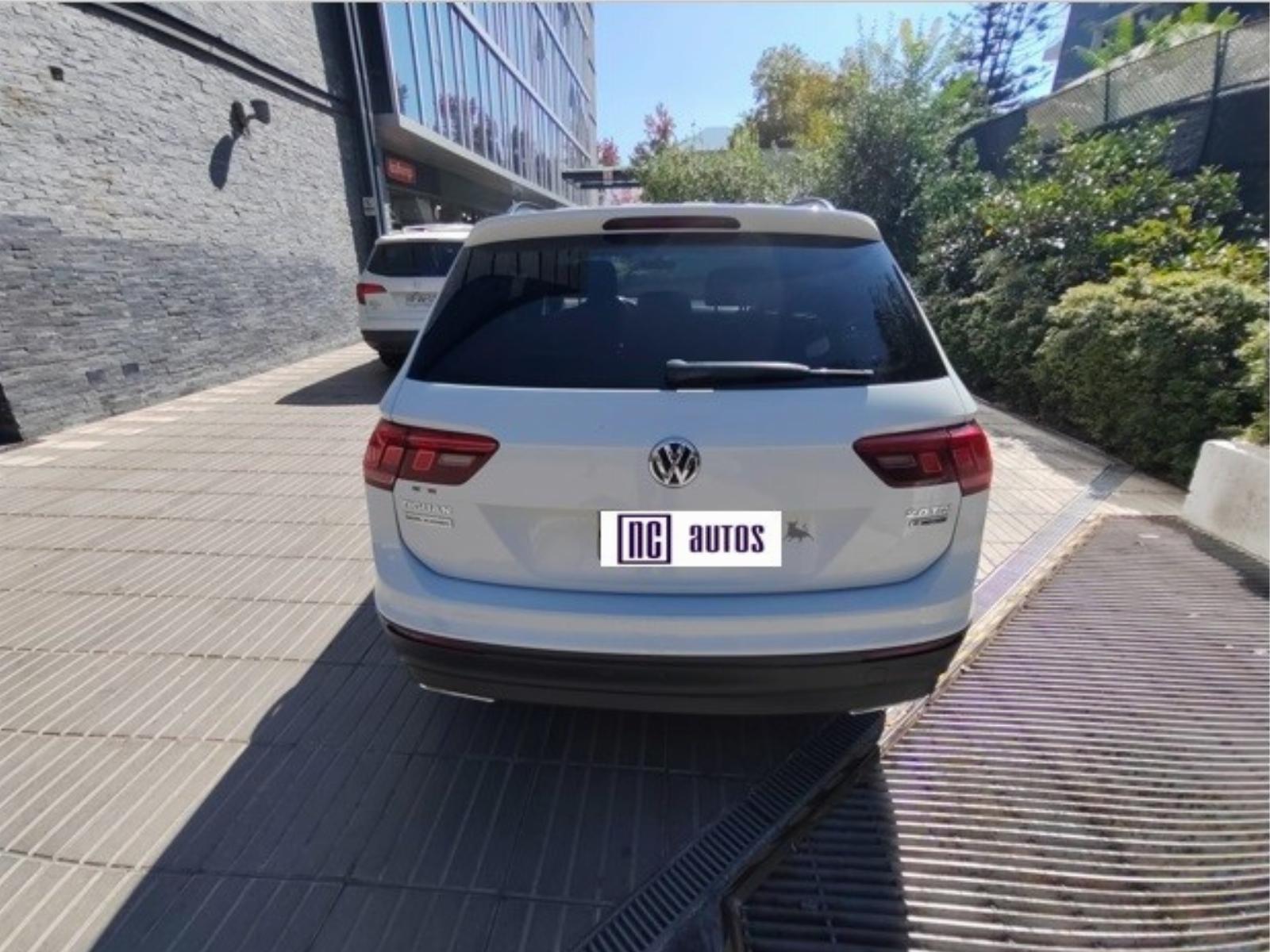 Volkswagen TIGUAN 2.0 TDI DSG Comfortline Aut 4Motion 7A 2019 - Foto 5 de 10