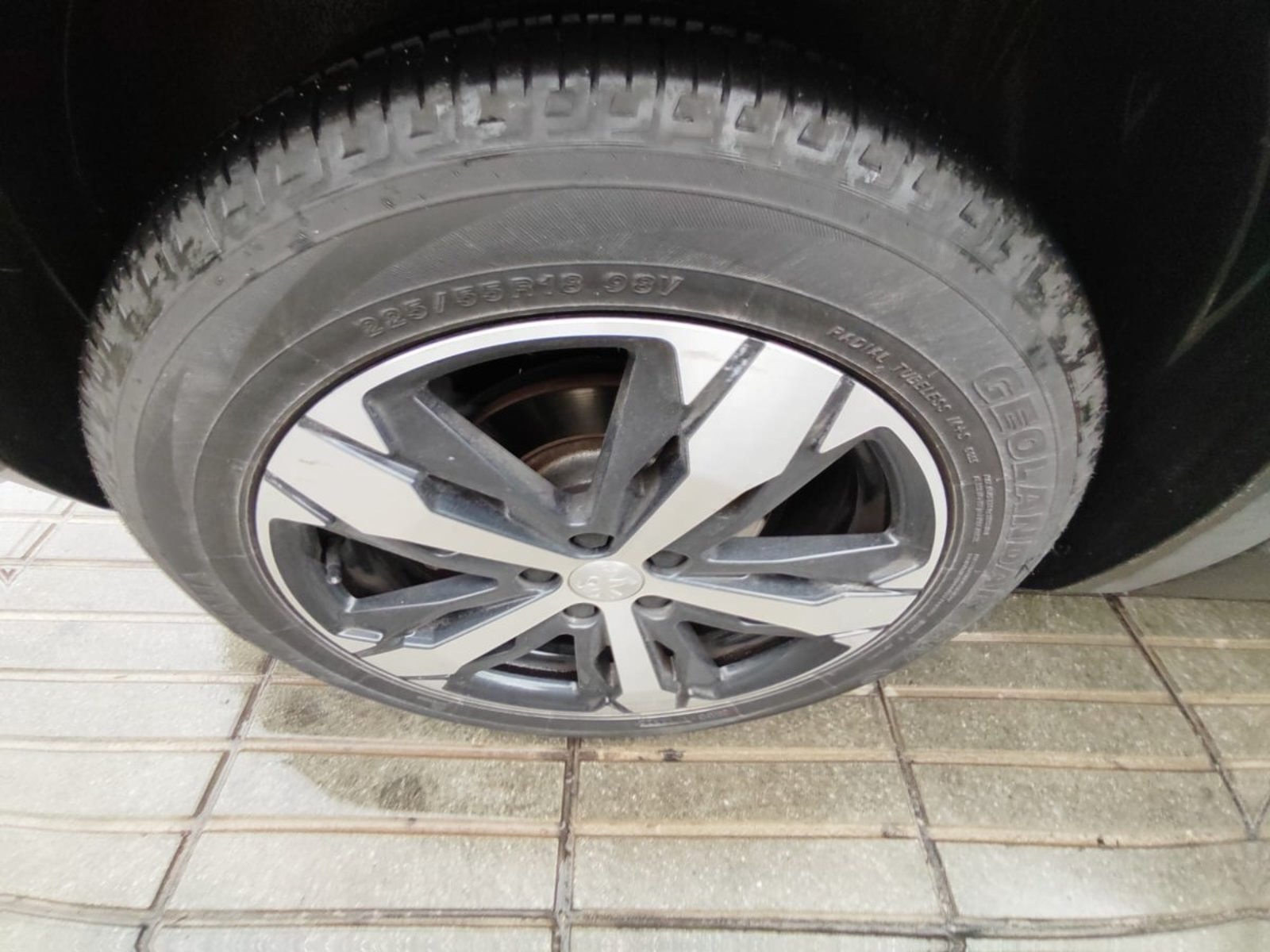 Peugeot 3008 1.6 ALLURE PACK THP 165 4X2 EAT6 5P 2024 - Imagen 9 de 10