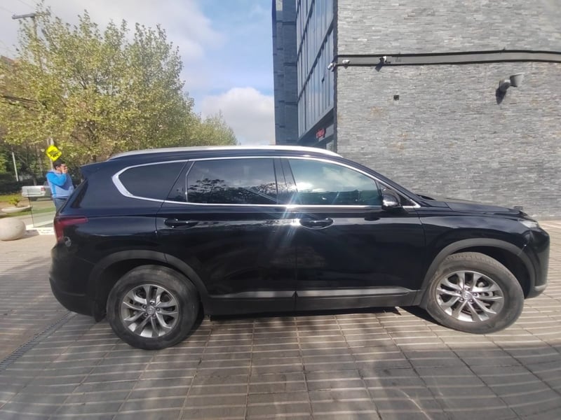 Hyundai SANTA FE 2.5 VALUE FL 4X2 AT 5P 2022 - Imagen 6 de 9