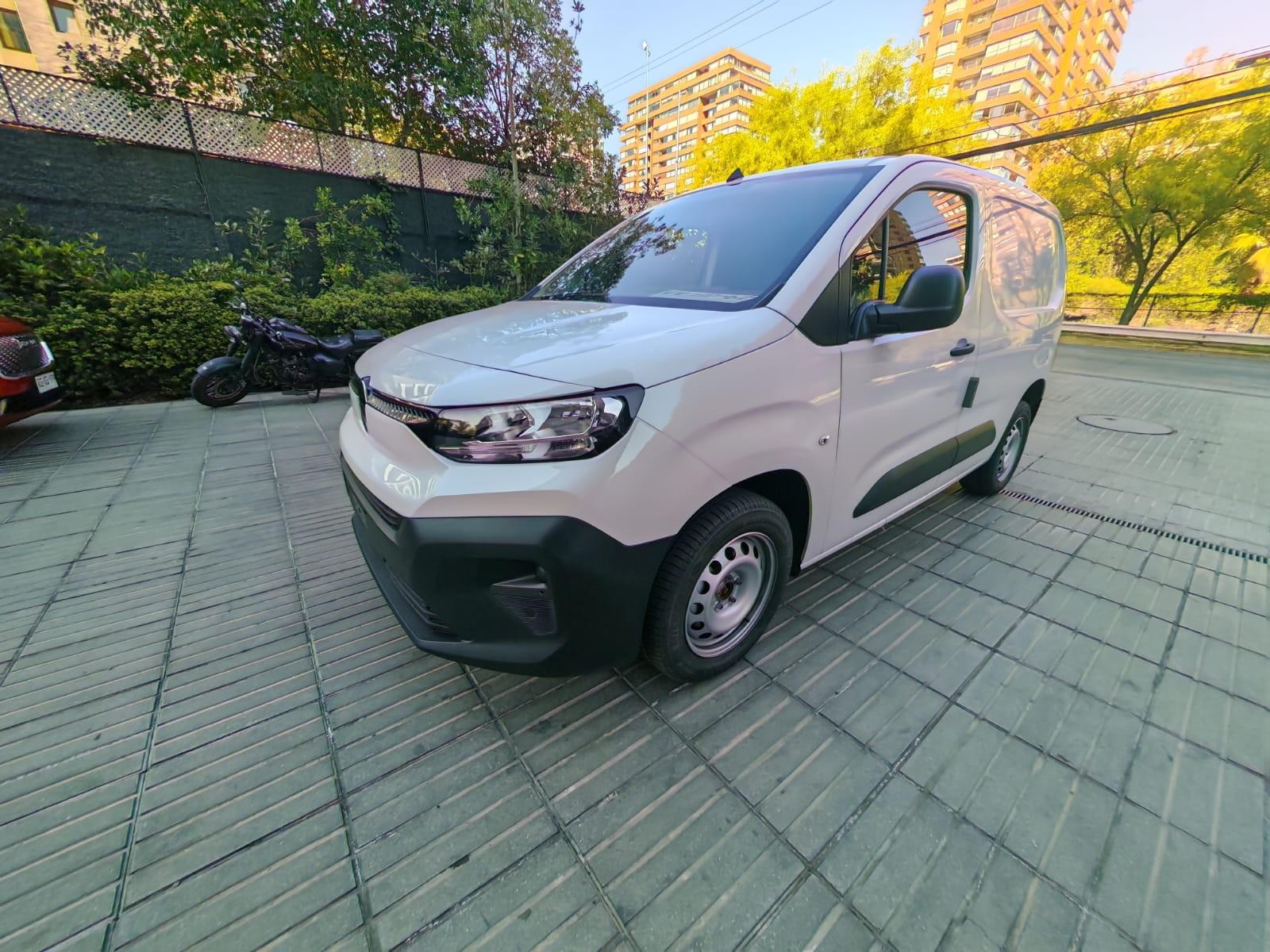 Citroën BERLINGO 1.5 HDI 100 M 2026 - Foto 3 de 10