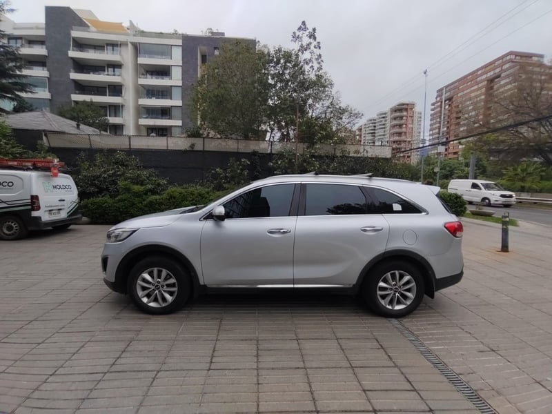 Kia SORENTO 2.2 EX DIESEL 4X2 AT 5P 2016 - Imagen 6 de 10