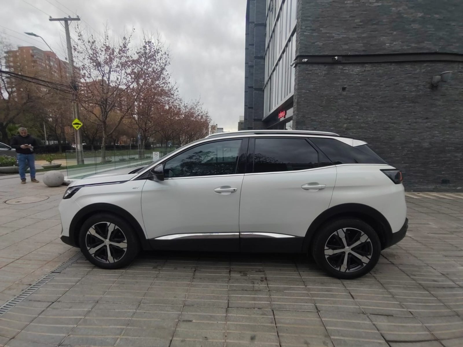Peugeot 3008 1.6 GT-LINE PURETECH 4X2 180 EAT8 5P 2021 - Imagen 6 de 10