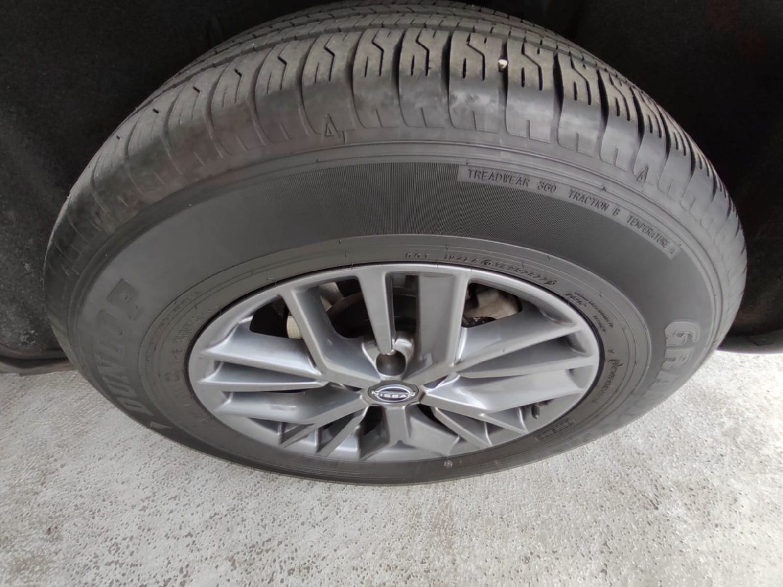 Nissan X-TRAIL 2.5 SENSE 4X2 3ROW CVT AT 5P 2023 - Imagen 8 de 10