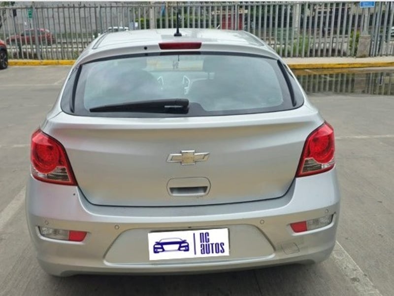 Chevrolet CRUZE 1.8 LS FULL 4X2 AT 5P 2015 - Imagen 6 de 10
