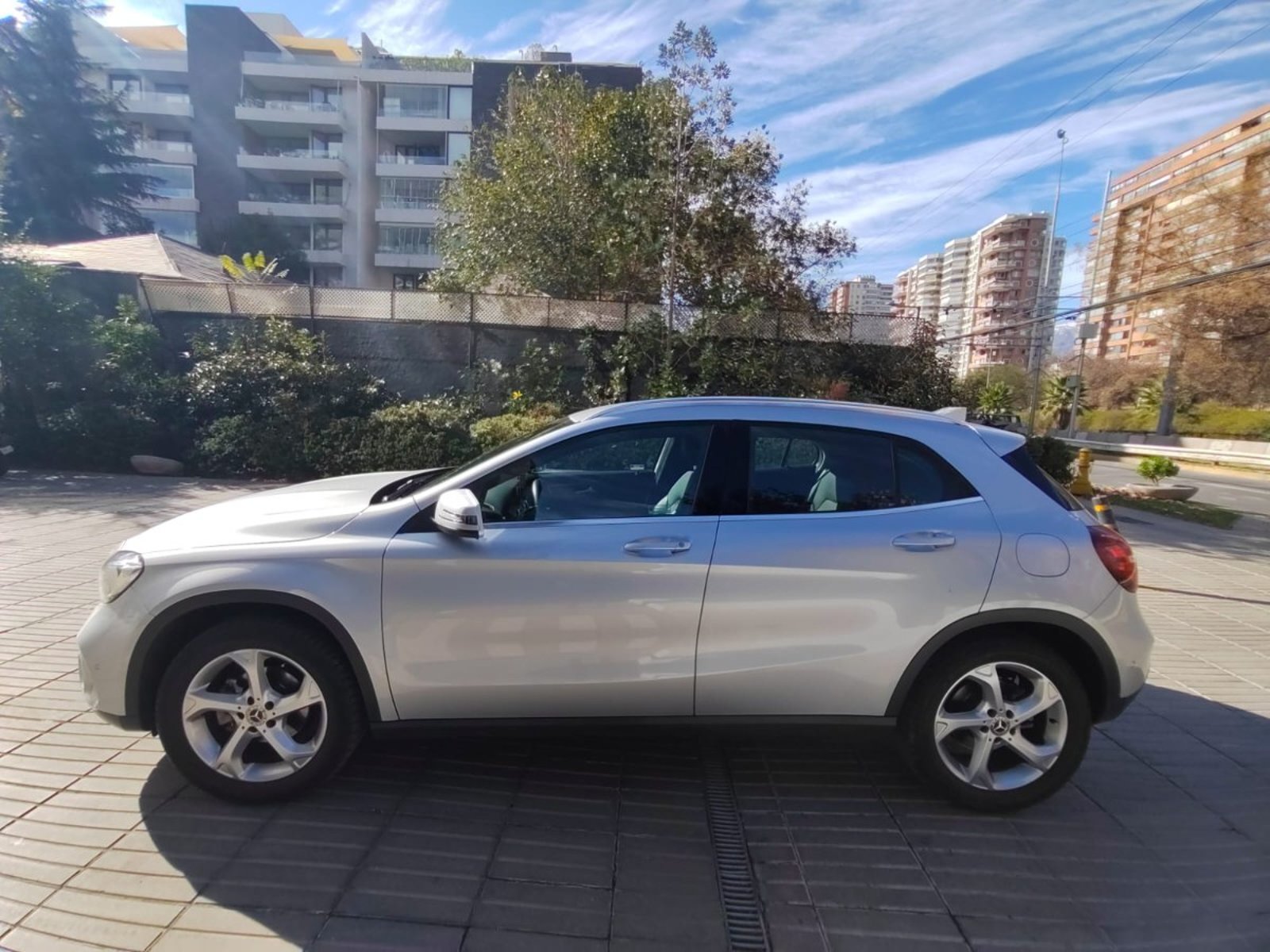Mercedes-Benz GLA 200 1.6 SPORT 4X2 AT 5P 2020 - Foto 4 de 10