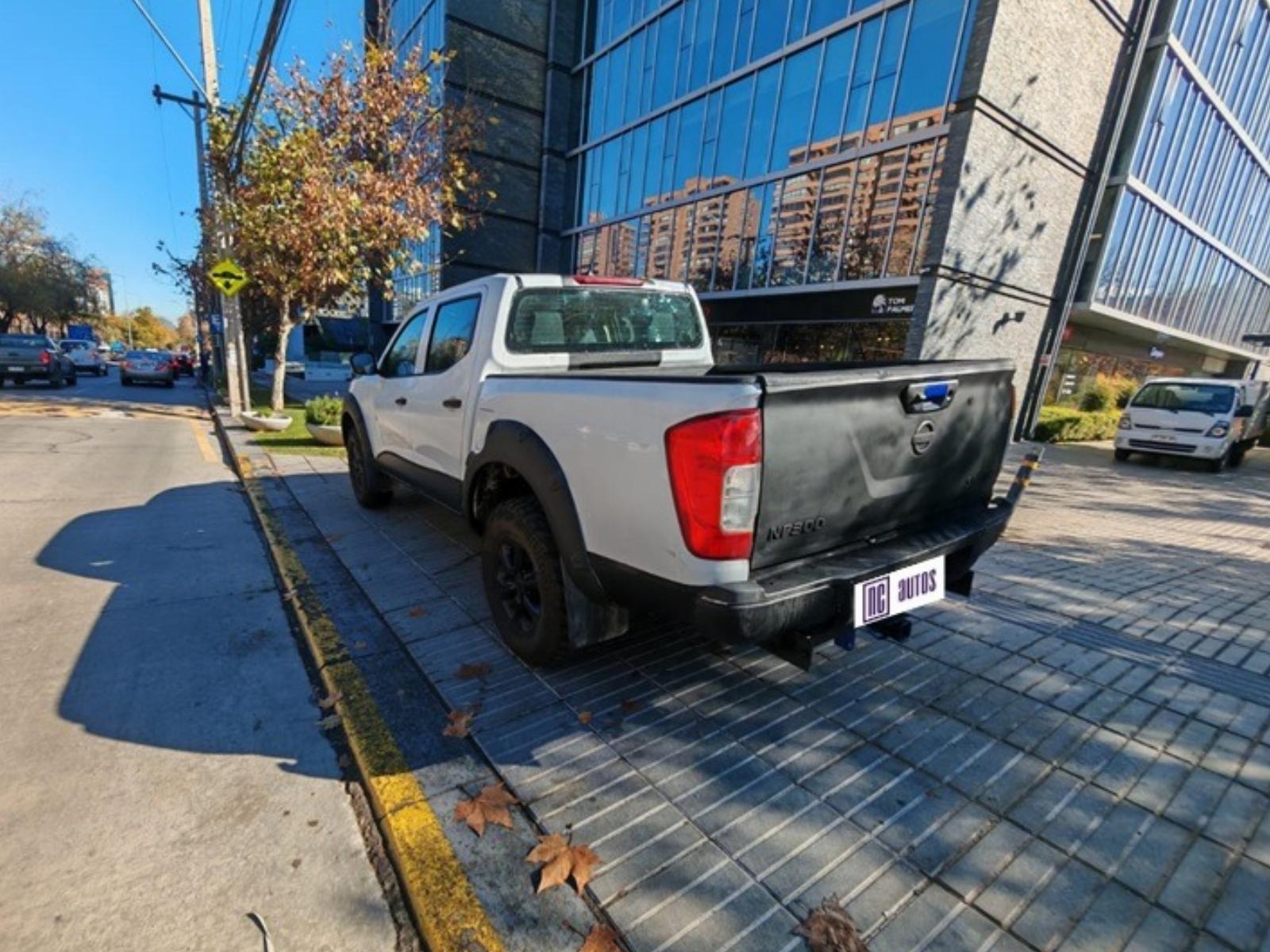 Nissan NP300 XE 4X4 2020 - Foto 4 de 10