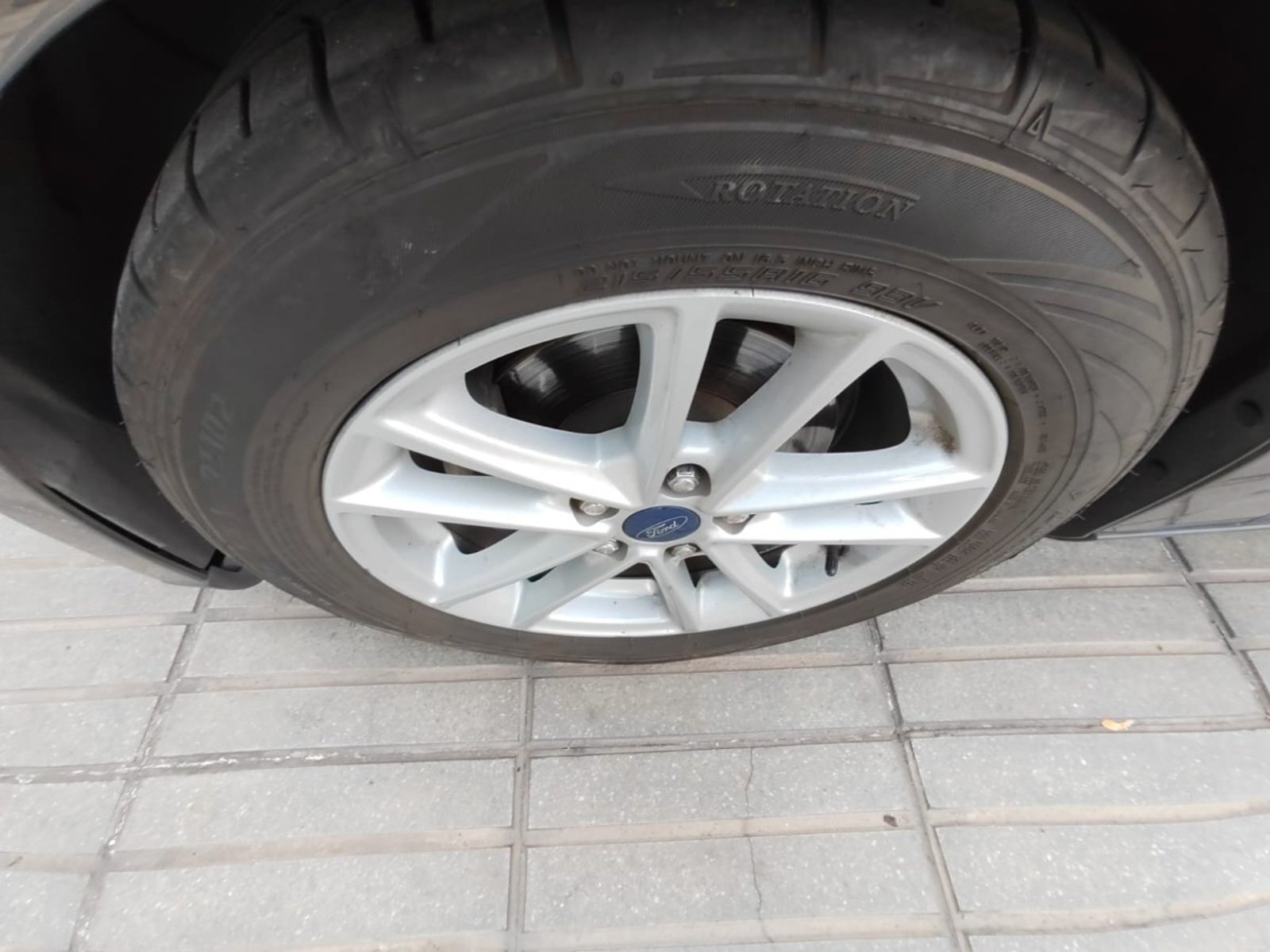 Ford FOCUS 2.0 SE 4X2 HB AT 5P 2018 - Imagen 9 de 10