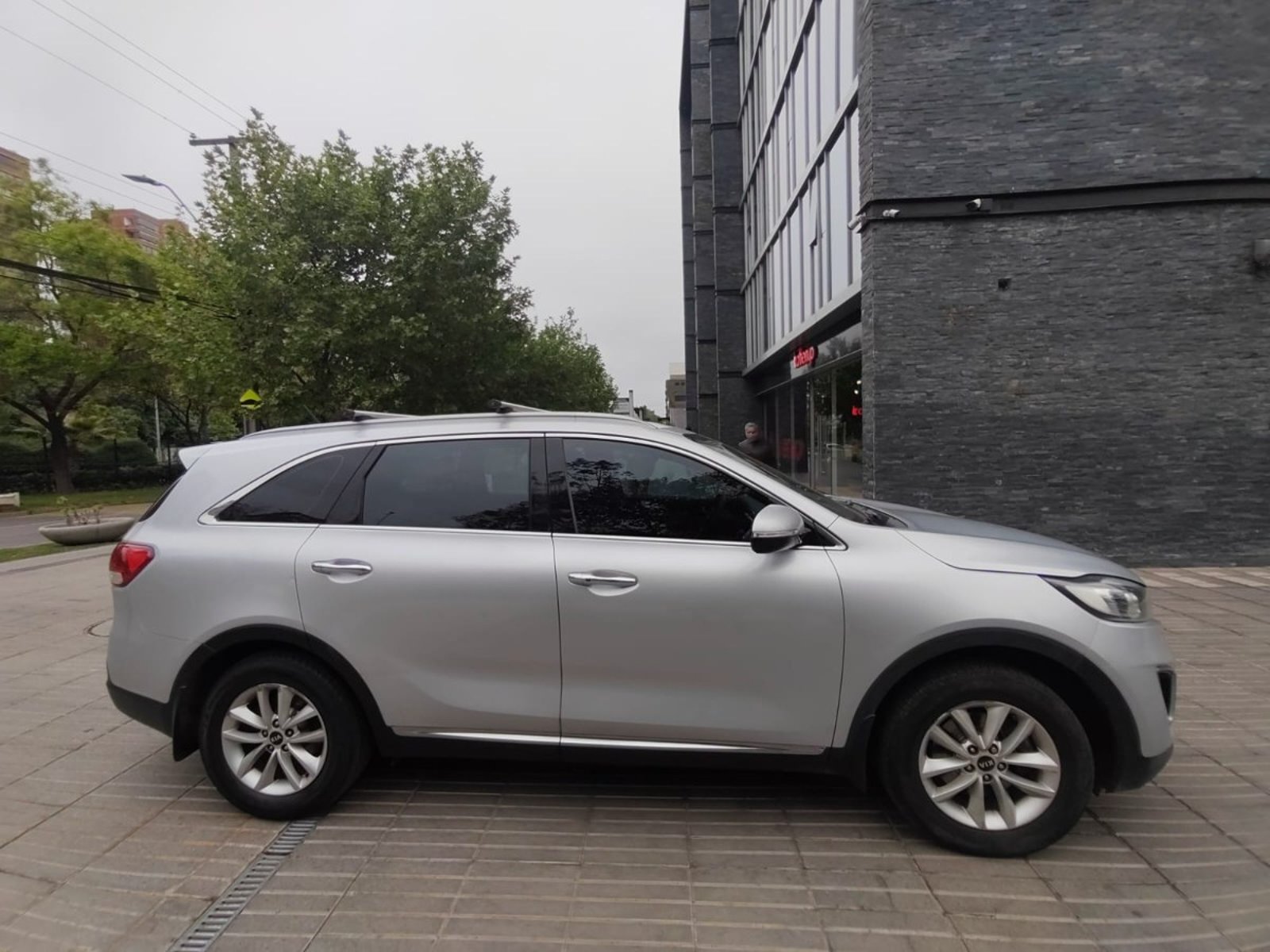 Kia SORENTO 2.2 EX DIESEL 4X2 AT 5P 2016 - Foto 5 de 10