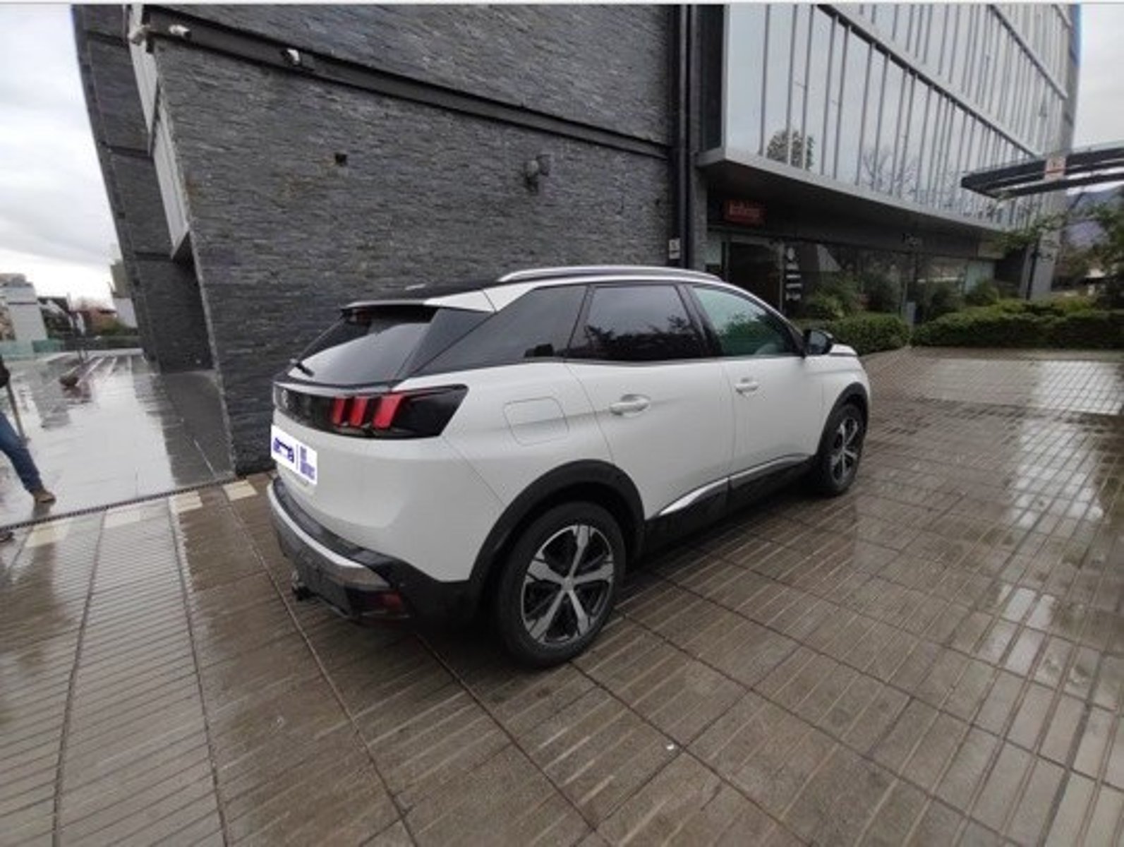 Peugeot 3008 1.6 ALLURE PACK THP 165 4X2 EAT6 5P 2024 - Imagen 5 de 10
