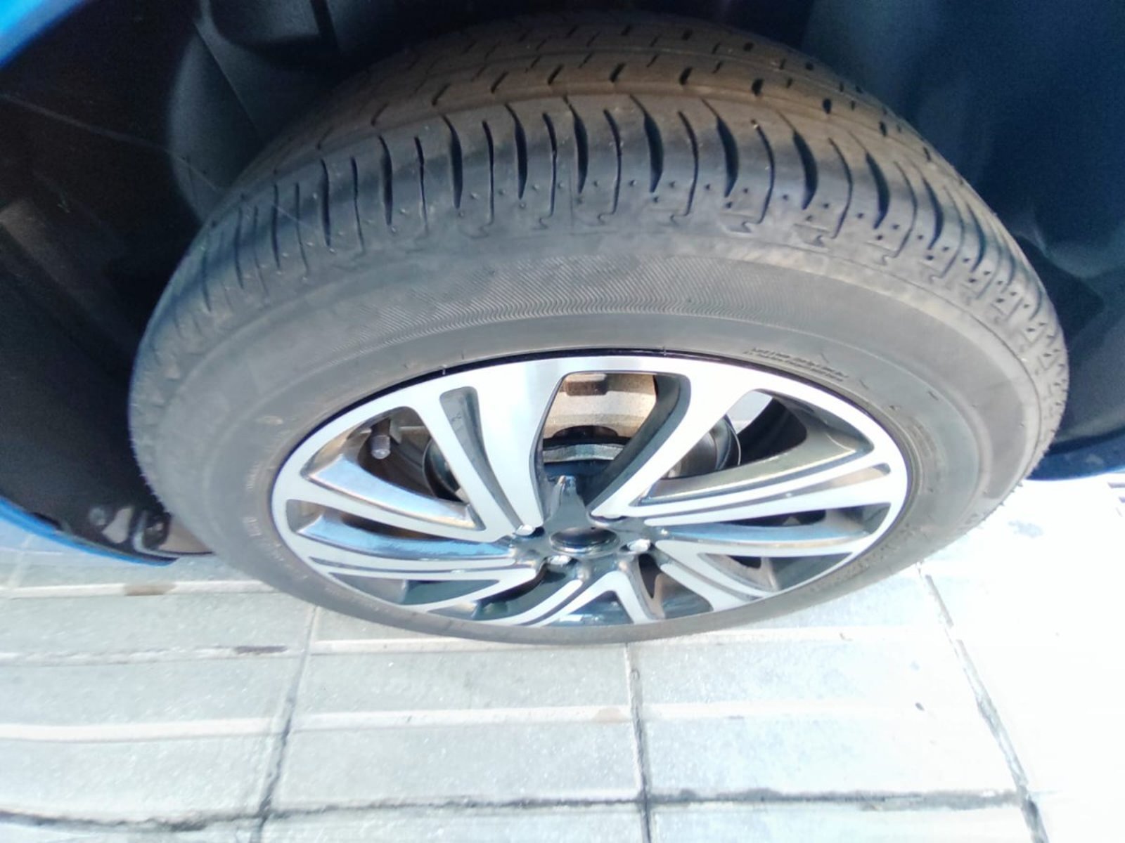SUZUKI SWIFT 1.2 GLX PLUS 4X2 HB CVT AT 5P 2024 - Imagen 9 de 10