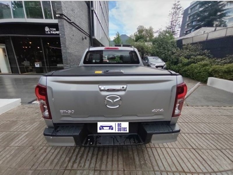 Mazda BT-50 3.0 HIGH PLUS DIESEL 4X4 DOB.CAB. 6AT 4P 2025 - Imagen 8 de 10