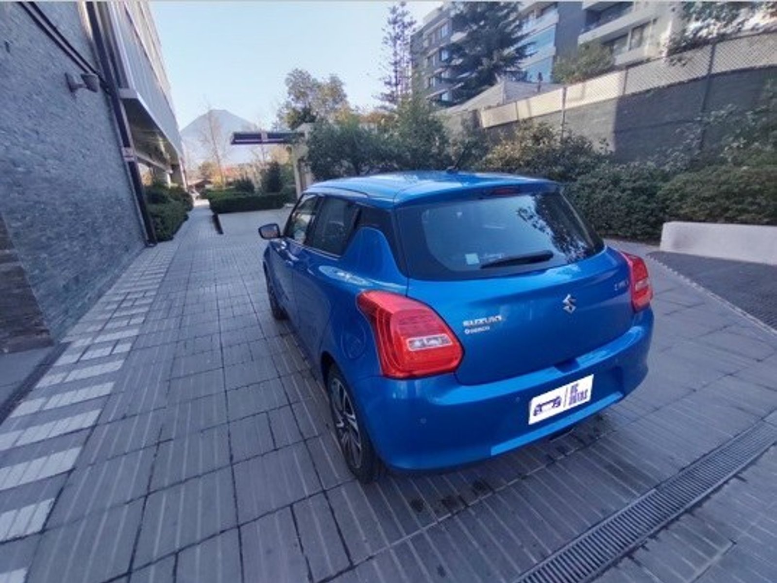Suzuki SWIFT 1.2 GLX PLUS 4X2 HB CVT AT 5P 2024 - Foto 4 de 10