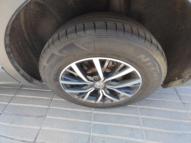 Volkswagen TIGUAN 2.0 TDI DSG Comfortline Aut 4Motion 7A 2019 - Imagen 9 de 10