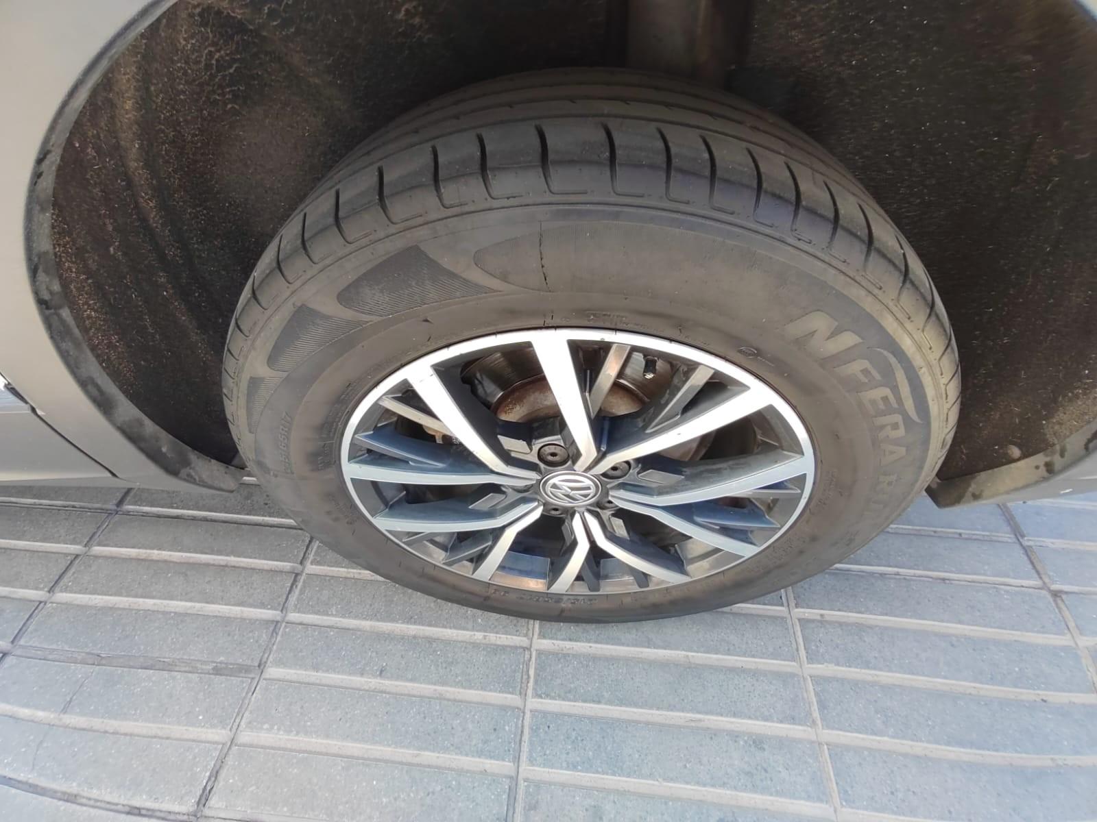 Volkswagen TIGUAN 2.0 TDI DSG Comfortline Aut 4Motion 7A 2019 - Imagen 9 de 10