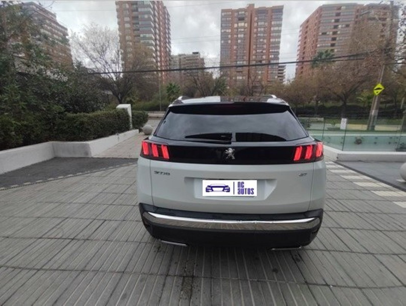Peugeot 3008 1.6 GT-LINE PURETECH 4X2 180 EAT8 5P 2021 - Imagen 8 de 10