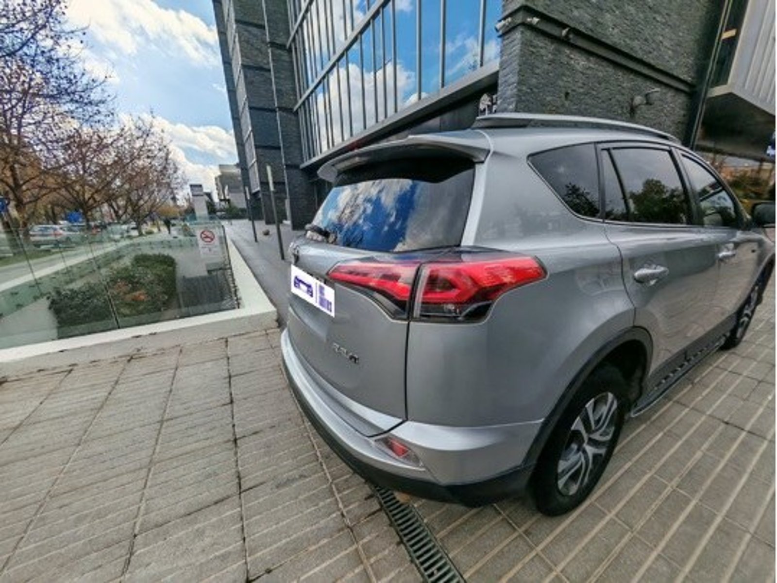 Toyota RAV 4 2.0 ADVENTURE 4X2 LUJO AT 5P 2019 - Foto 5 de 10