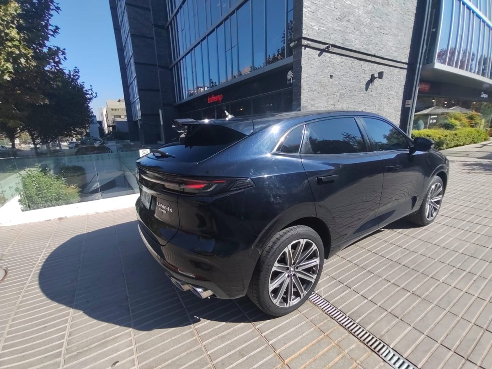 Changan UNI-K 2.0T Elite Auto 4WD 2024 - Foto 3 de 10