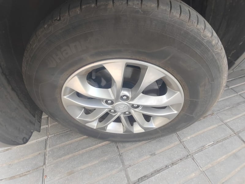 Hyundai SANTA FE 2.5 VALUE FL 4X2 AT 5P 2022 - Imagen 8 de 9