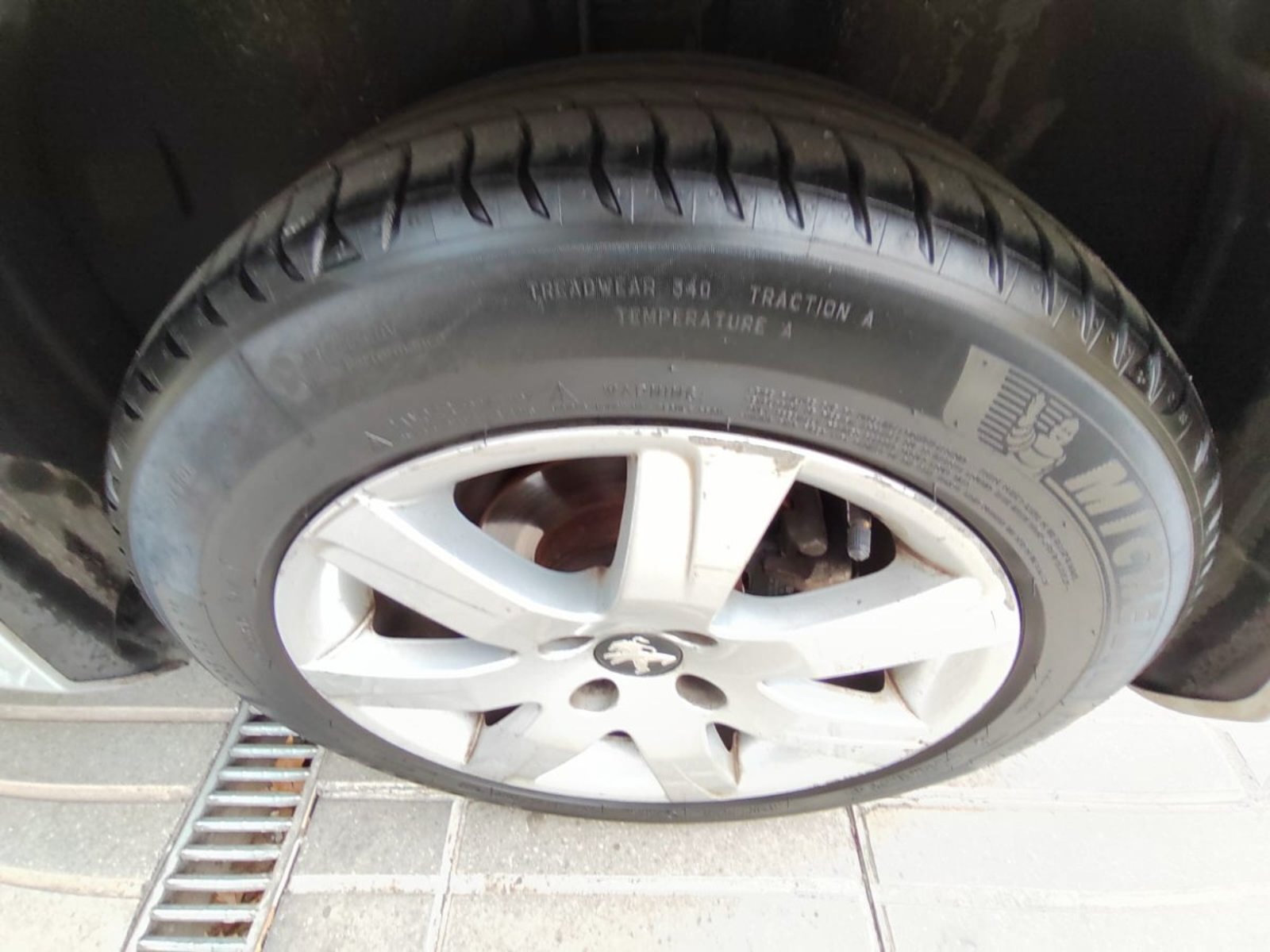 Peugeot 308 1.6 SPORTIUM HDI DIESEL 4X2 MT 5P 2014 - Imagen 9 de 10