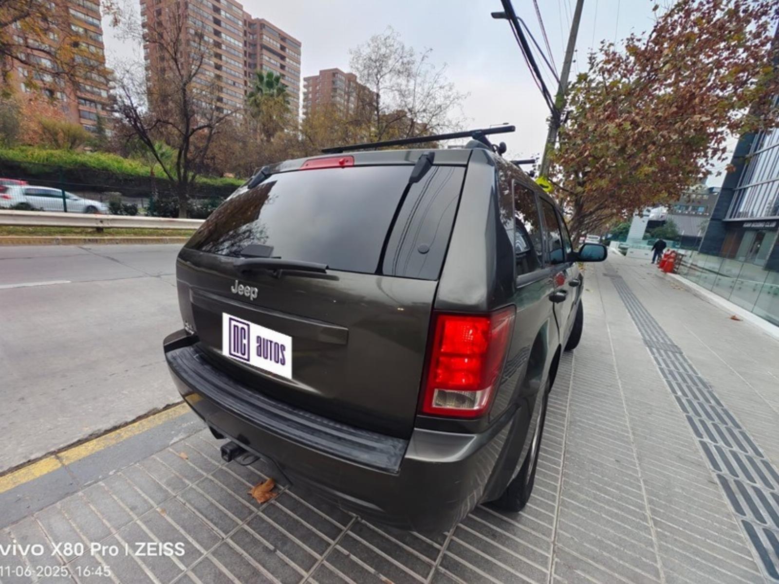 Jeep NEW GRAND CHEROKEE LAREDO 4X4 2006 - Foto 5 de 7