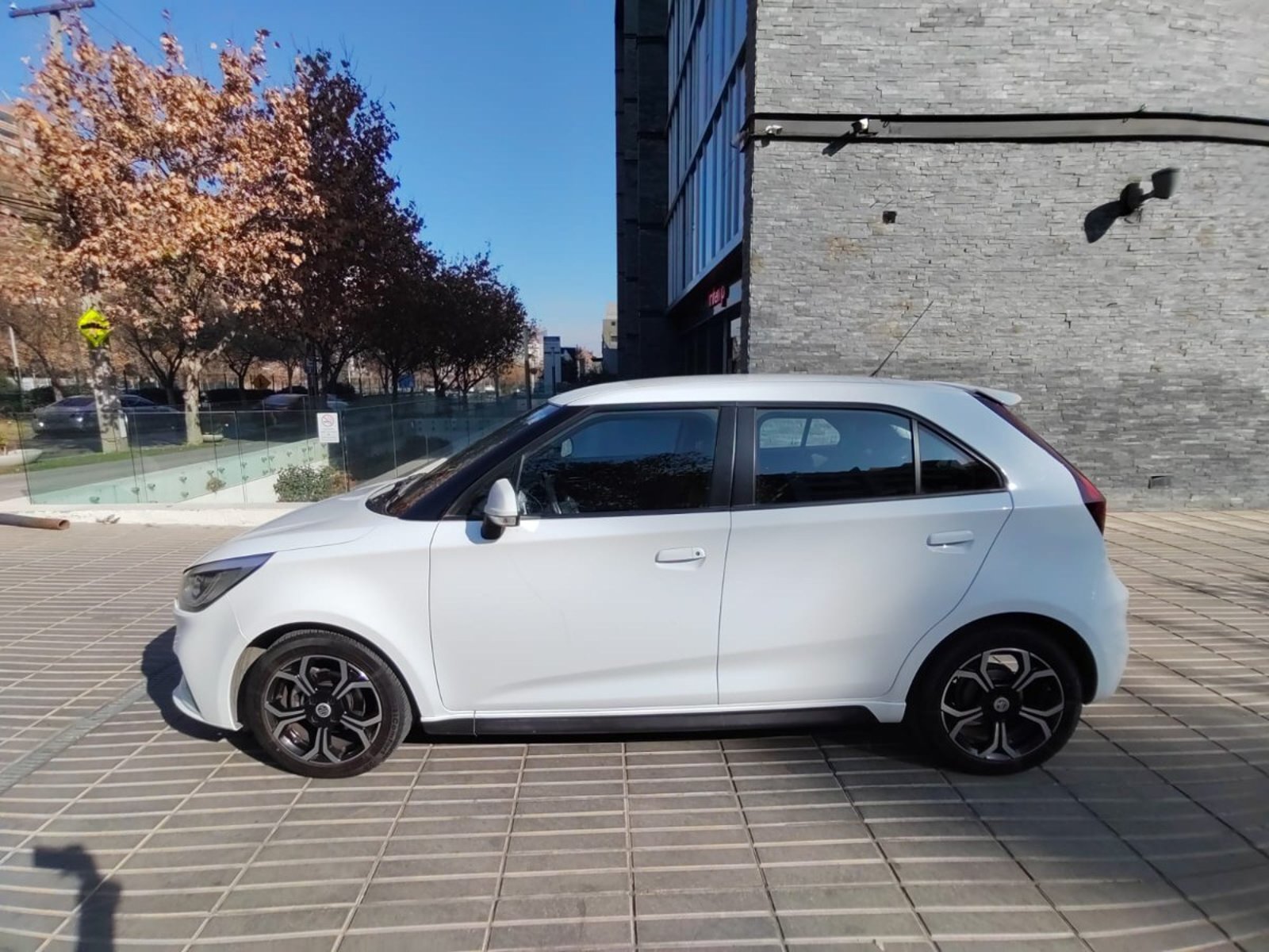MG MG3 1.5 COMFORT 4X2 HB AT 5P 2023 - Imagen 6 de 10