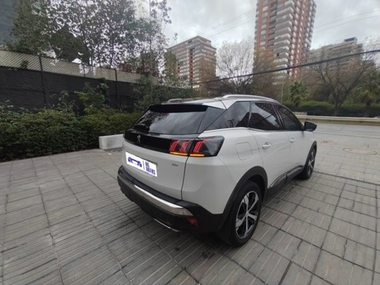 Peugeot 3008 1.6 GT-LINE PURETECH 4X2 180 EAT8 5P 2021 - Foto 3 de 10