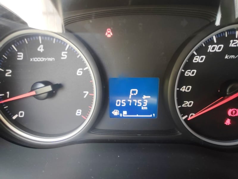 Mitsubishi OUTLANDER 2.0 GLX 4X2 AT 5P 2022 - Imagen 9 de 10