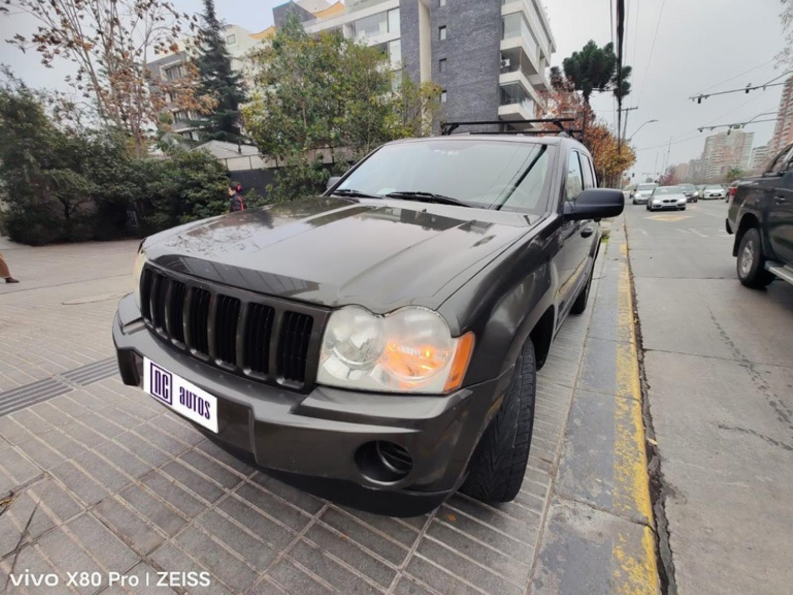 Jeep NEW GRAND CHEROKEE LAREDO 4X4 2006 - Foto 3 de 7