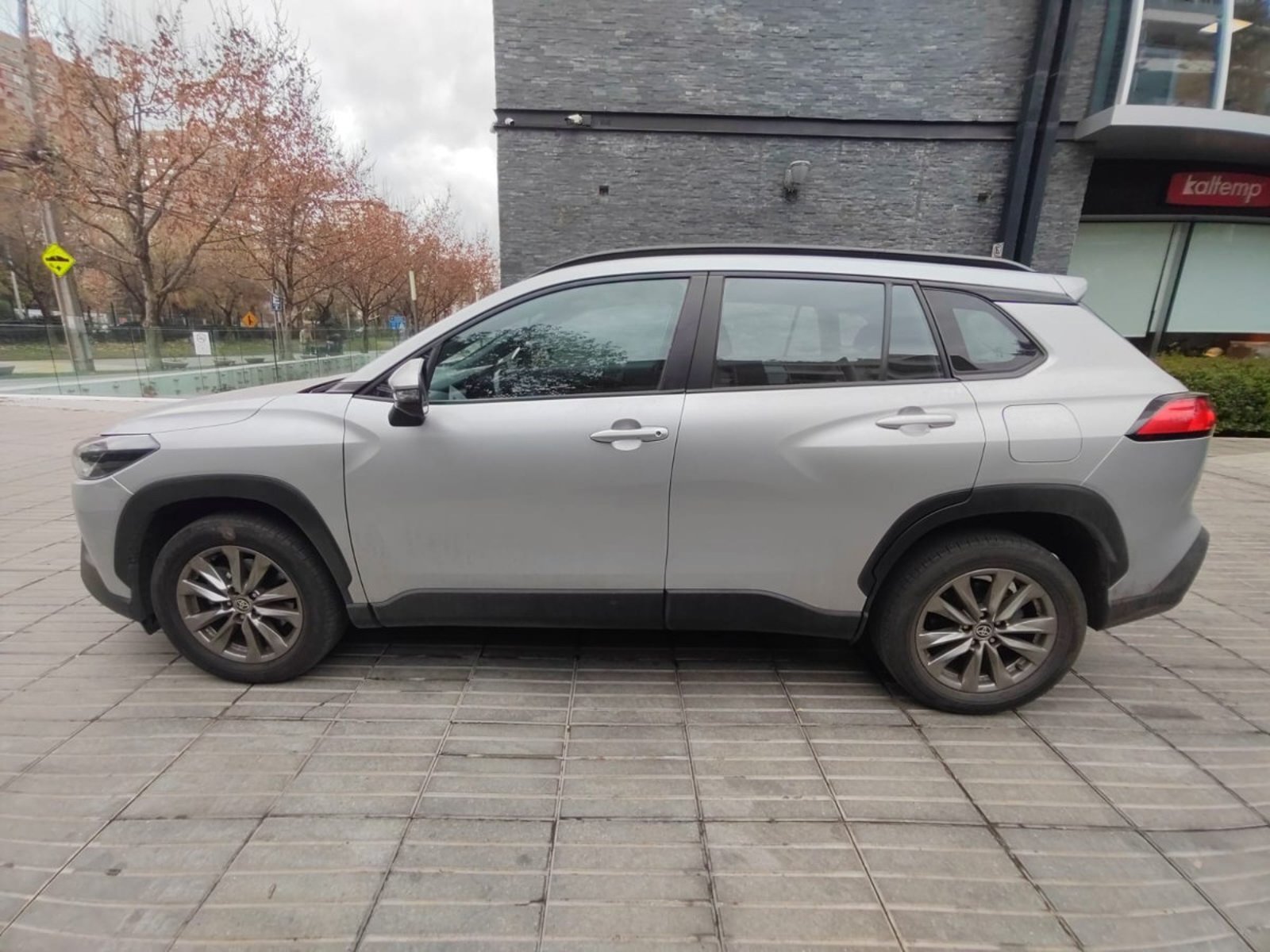 Toyota COROLLA CROSS 2.0 XEI 4X2 CVT AT 5P 2022 - Imagen 4 de 10