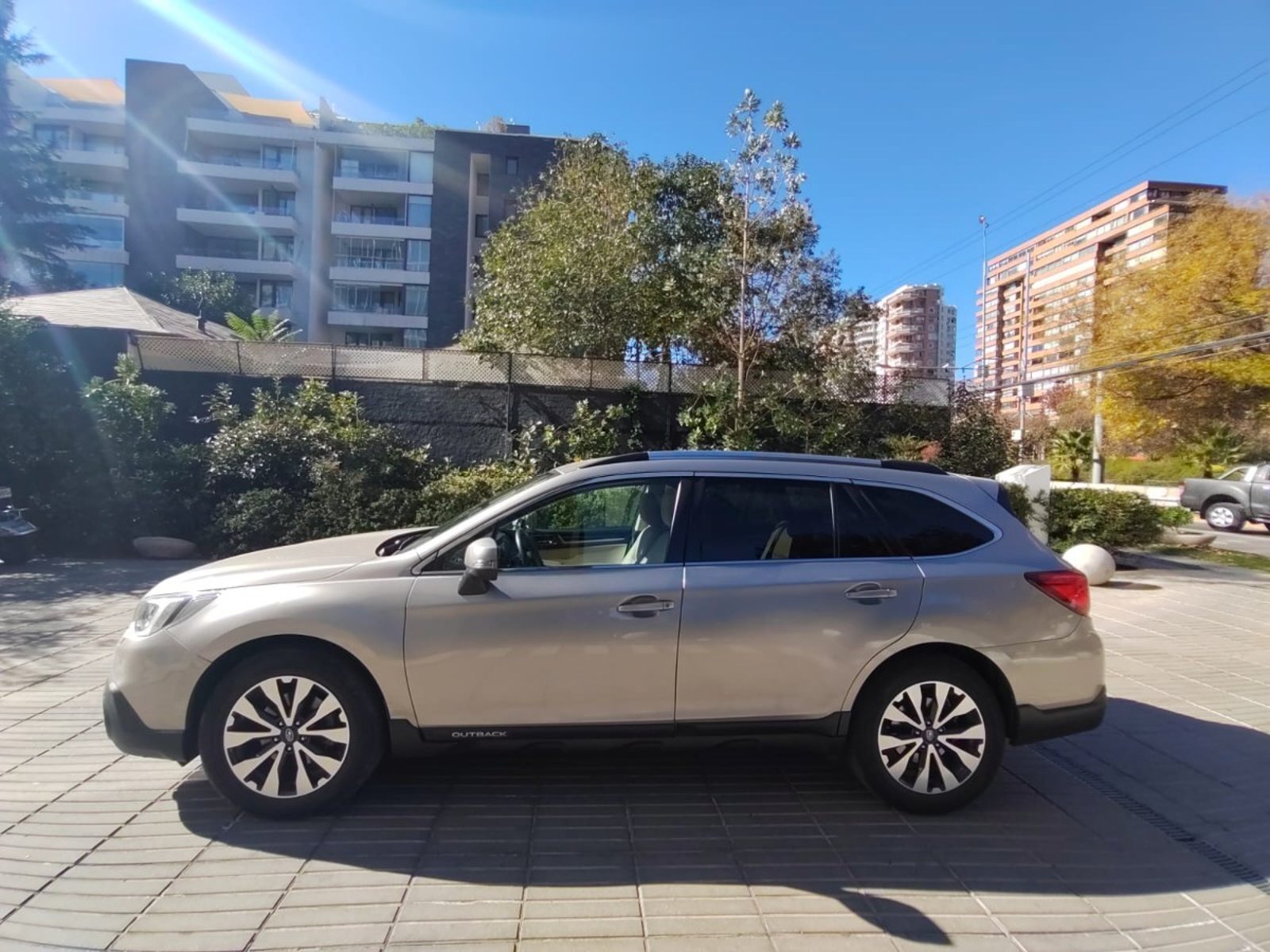 Subaru OUTBACK 2.0D CVT Auto Limited AWD 2017 - Foto 4 de 10