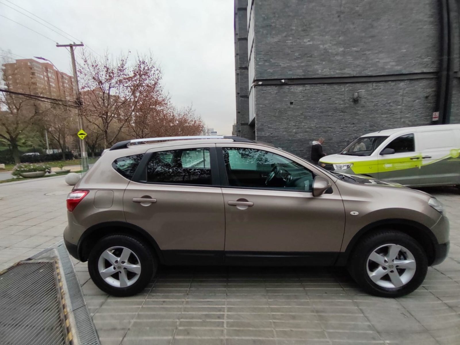 Nissan QASHQAI 1.6 4X2 MT 5P 2011 - Imagen 5 de 10