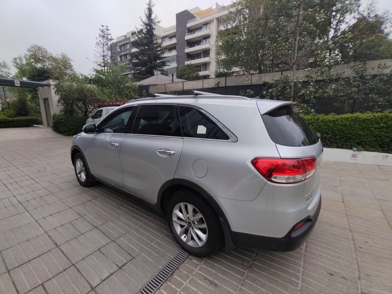 Kia SORENTO 2.2 EX DIESEL 4X2 AT 5P 2016 - Imagen 4 de 10