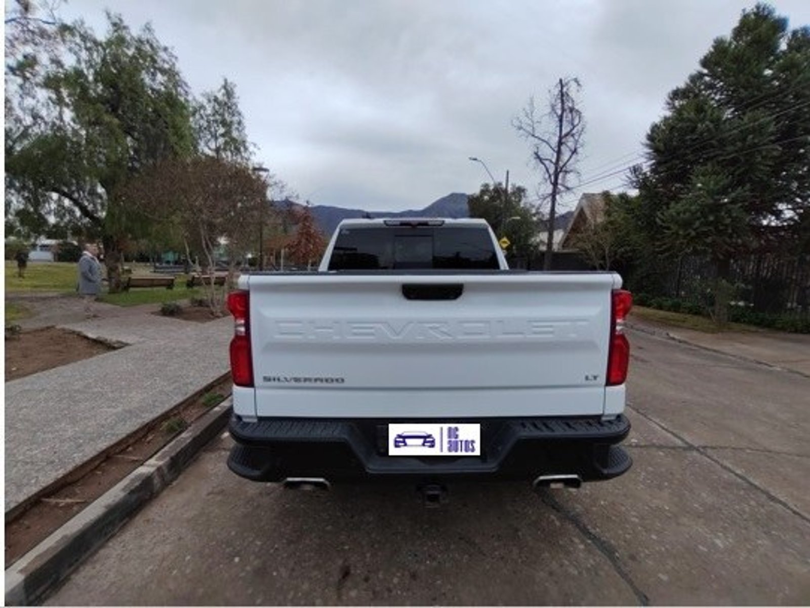 Chevrolet SILVERADO 5.3 LT TRAIL BOSS Z71 4X4 AT 4P 2023 - Foto 4 de 10