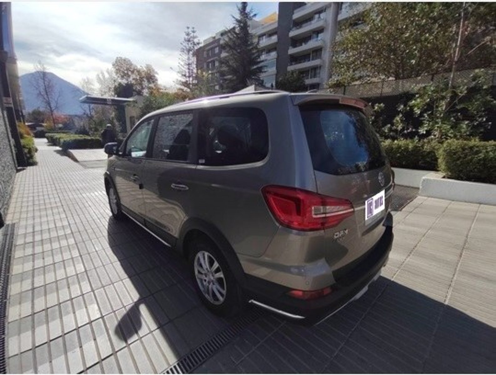 Dongfeng SX6 1.6 4X2 7P MT 5P 2026 - Imagen 4 de 10