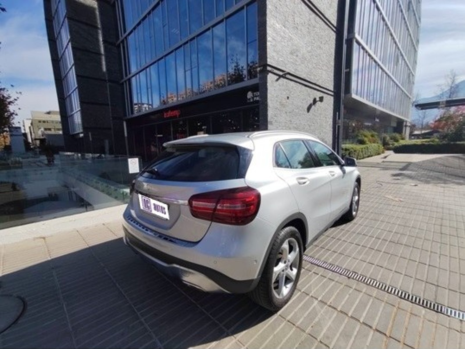 Mercedes-Benz GLA 200 1.6 SPORT 4X2 AT 5P 2020 - Foto 5 de 10