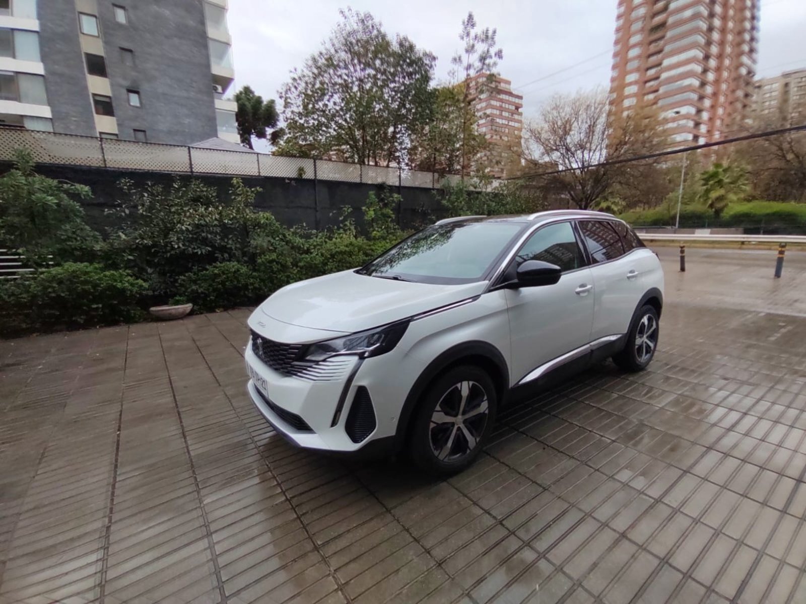 Peugeot 3008 1.6 ALLURE PACK THP 165 4X2 EAT6 5P 2024 - Foto 2 de 10