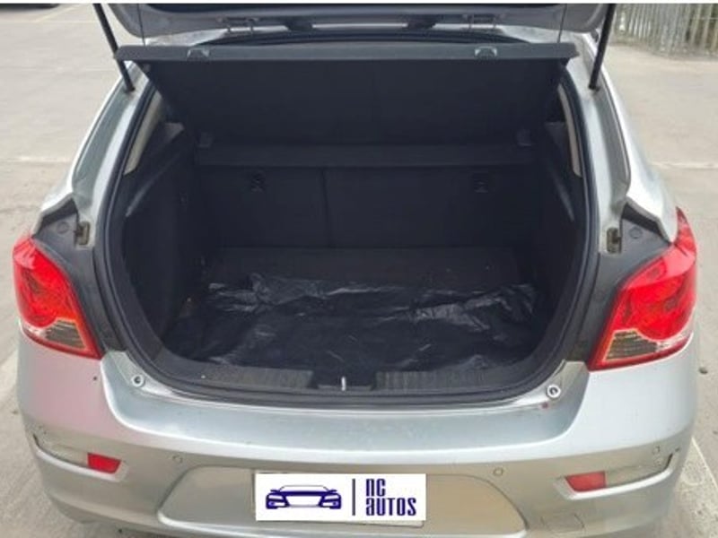 Chevrolet CRUZE 1.8 LS FULL 4X2 AT 5P 2015 - Imagen 8 de 10