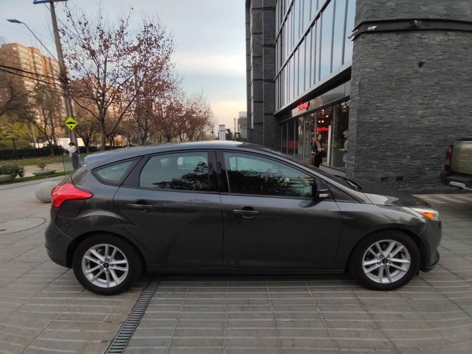 Ford FOCUS 2.0 SE 4X2 HB AT 5P 2018 - Imagen 7 de 10