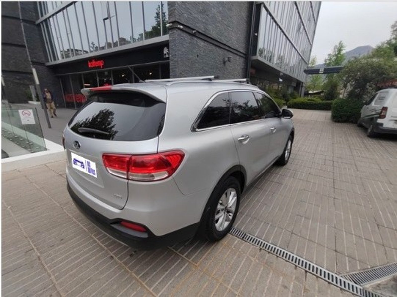 Kia SORENTO 2.2 EX DIESEL 4X2 AT 5P 2016 - Foto 3 de 10