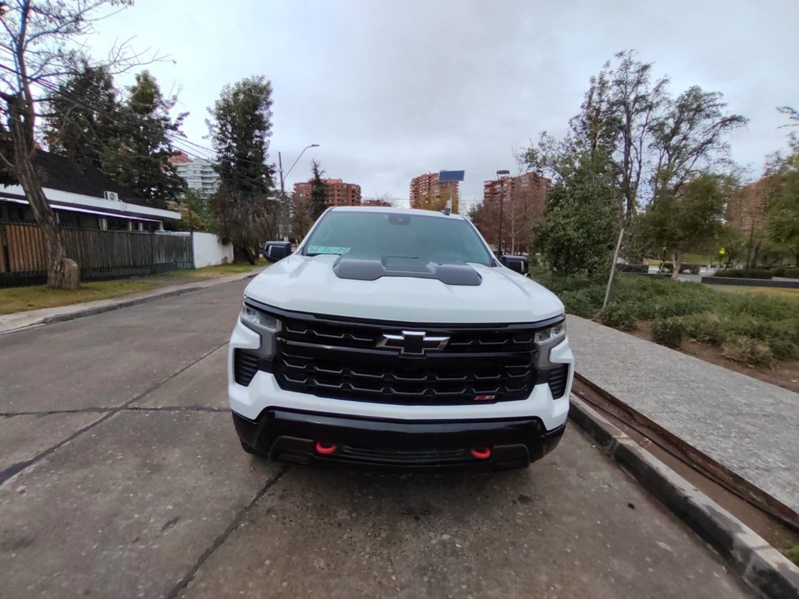 Chevrolet SILVERADO 5.3 LT TRAIL BOSS Z71 4X4 AT 4P 2023 - Imagen 3 de 10