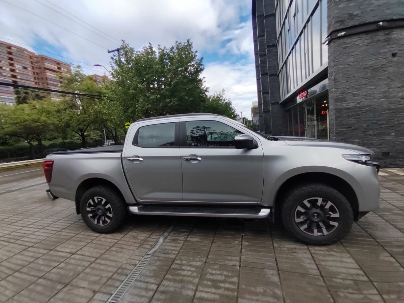 Mazda BT-50 3.0 HIGH PLUS DIESEL 4X4 DOB.CAB. 6AT 4P 2025 - Foto 5 de 10
