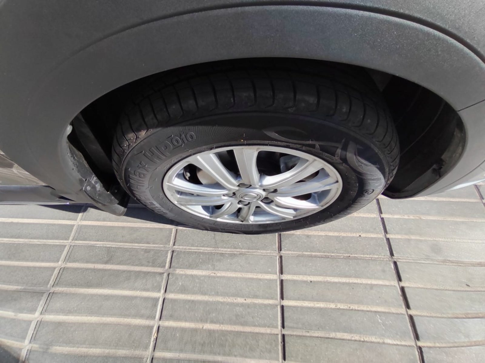 Dongfeng SX6 1.6 4X2 7P MT 5P 2026 - Imagen 9 de 10