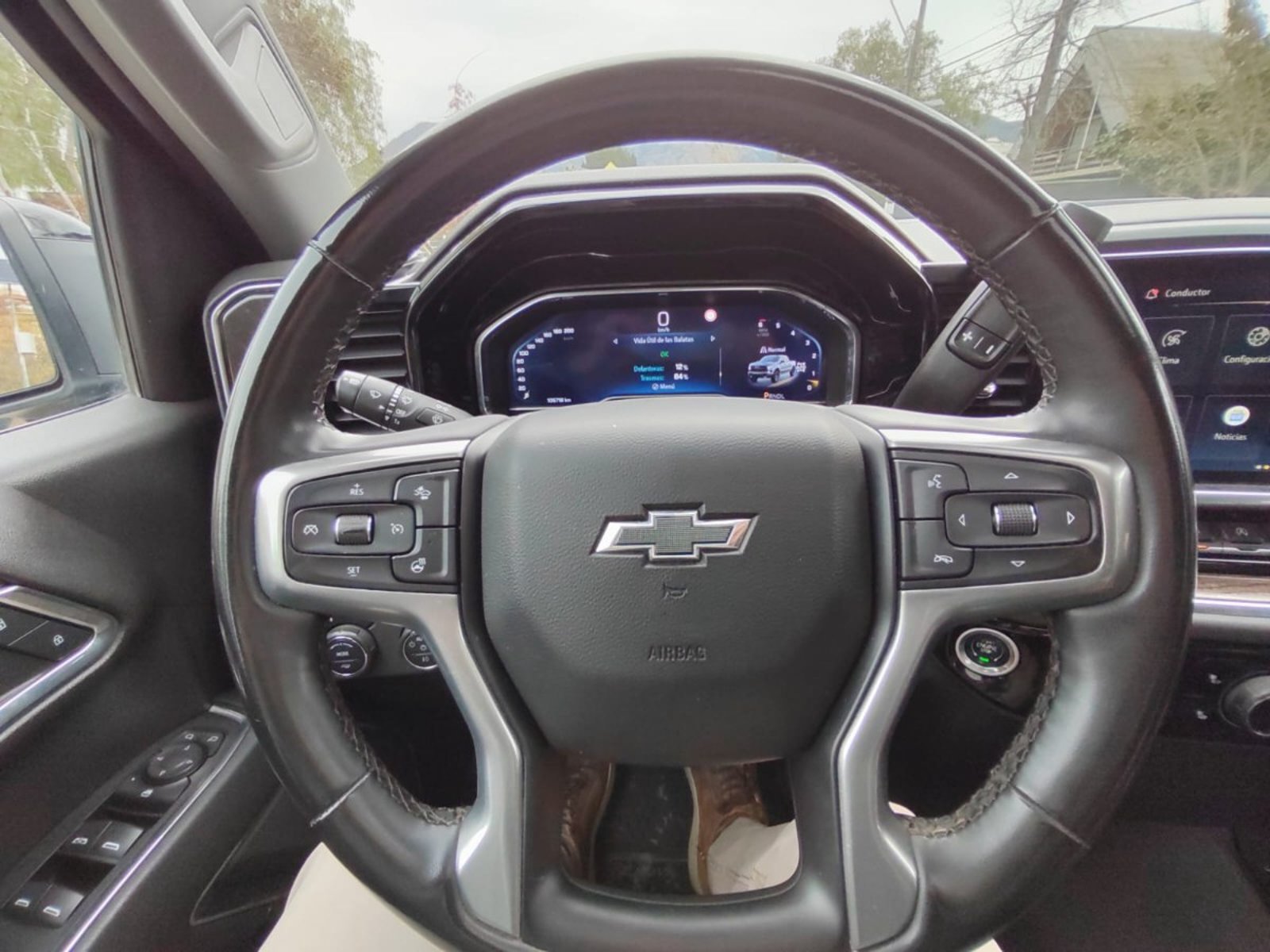 Chevrolet SILVERADO 5.3 LT TRAIL BOSS Z71 4X4 AT 4P 2023 - Imagen 10 de 10