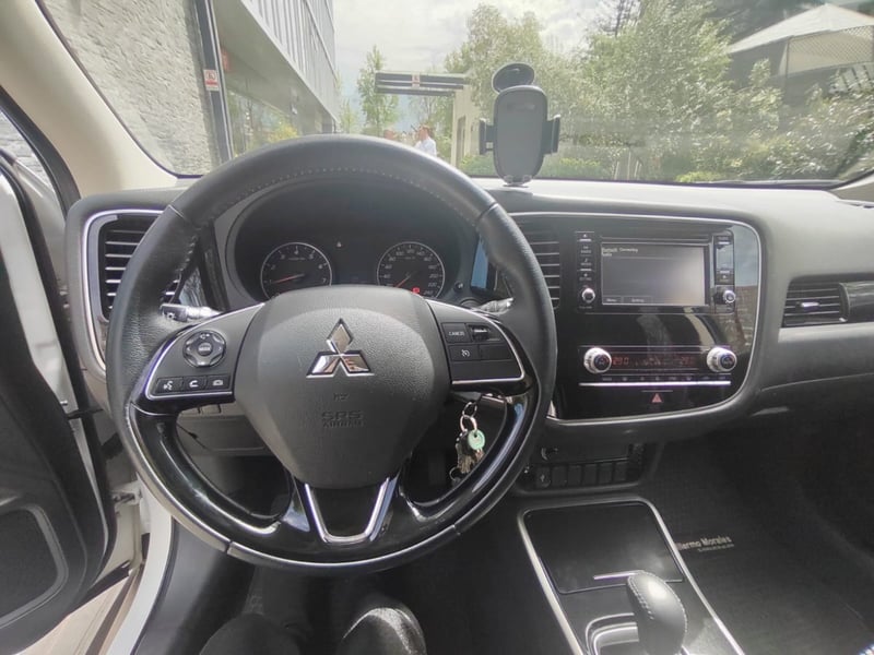 Mitsubishi OUTLANDER 2.0 GLX 4X2 AT 5P 2022 - Imagen 10 de 10