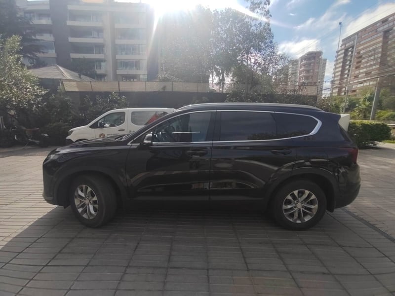 Hyundai SANTA FE 2.5 VALUE FL 4X2 AT 5P 2022 - Imagen 7 de 9
