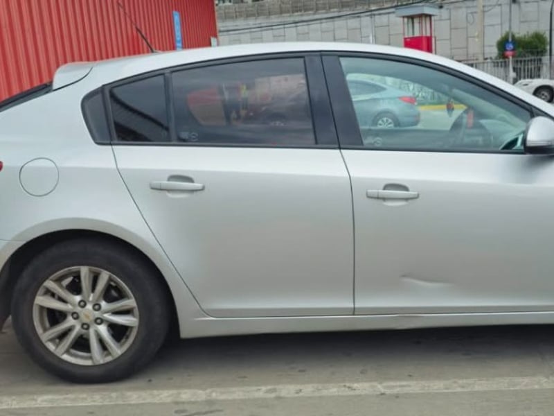 Chevrolet CRUZE 1.8 LS FULL 4X2 AT 5P 2015 - Imagen 3 de 10