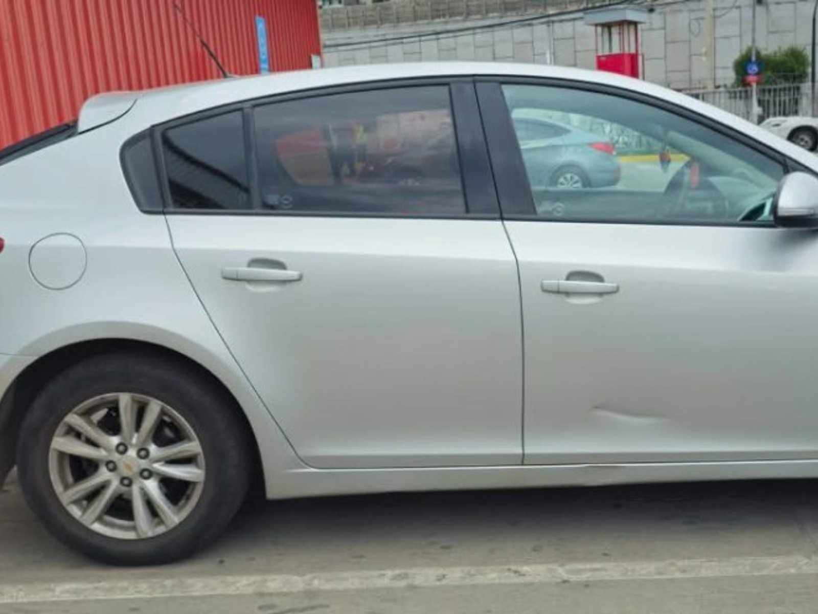 Chevrolet CRUZE 1.8 LS FULL 4X2 AT 5P 2015 - Foto 3 de 10