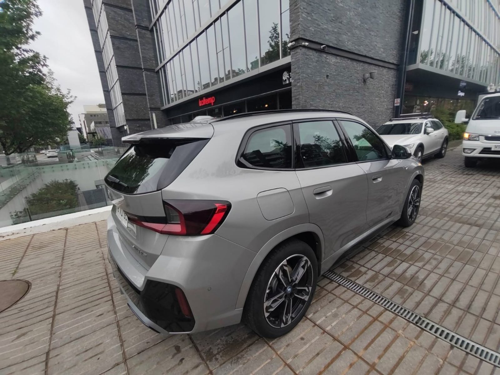 BMW X1 1.5T 25E M SPORT HIBRIDO XDRIVE 4X4 AT 5P 2025 - Foto 3 de 10